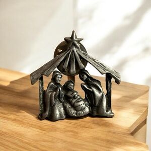 Vintage Pewter Pin Elegant  Nativity Scene 1” x 1”